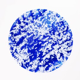 Snowkingdom Disposable Royal Blue Round Placemats Set of 12 Metallic Glitter Foil Mesh Dinning Table Place Mates Blue Doilies 13 Inch for Wedding Birthday Summer Party Holiday Decoration