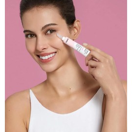 Esika L'Bel Esika Triple Acción Max Crema Contorno de Ojos Multibeneficios .52 oz (15 g)