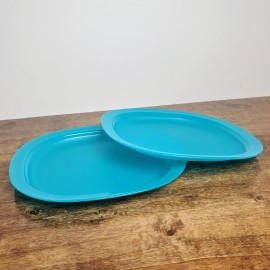 Tupperware Microwave Reheatable Teal rounded square plates 3398 set of 2