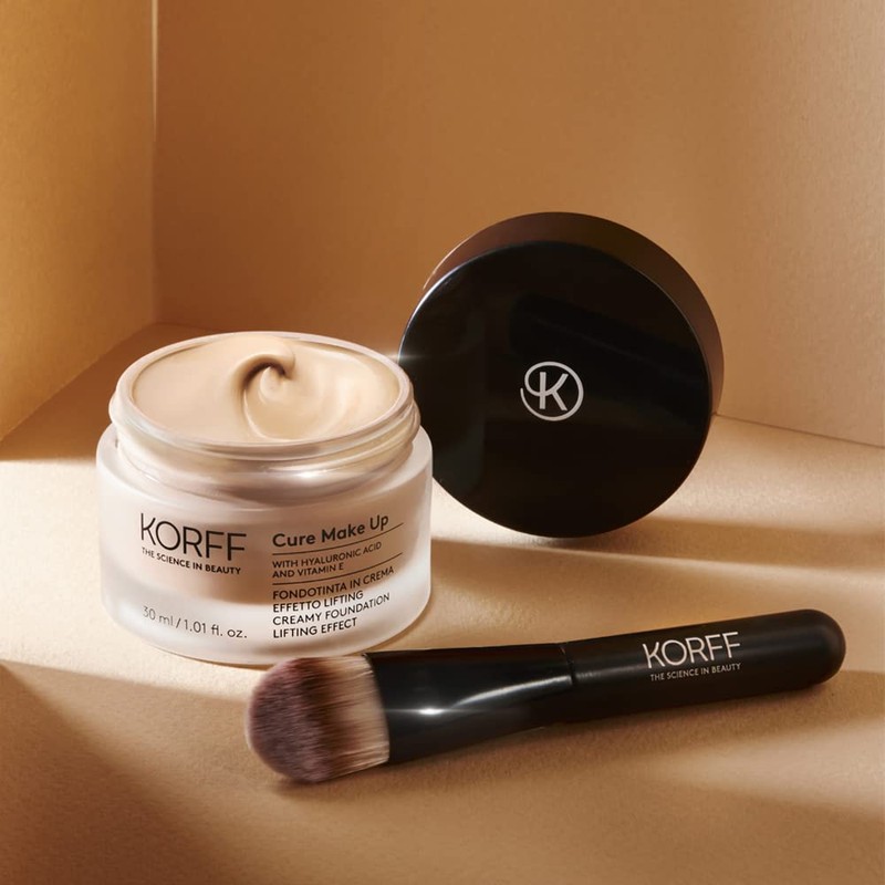 Korff Foundation Cream with Lifting Effect, Medium Coverage with Hyaluronic