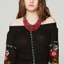 BERYOHZ Western Bohemian Multilayer Chip Stone Beads Necklace with Wax Rope for Women - 18.9 Inch(BN-0029-Red Coral)