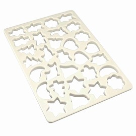 Ausstechschablone für 30 Weihnachtsplätzchen geht einfach und schnell und sauber!