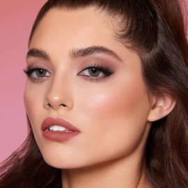 CARSLAN Velvet Matte Lipstick, High Pigment Lip Mud, Longwear, Lightweight, Smooth, Moisturizing Lipstick with Vitamin E, Hyaluronic Acid, GM05