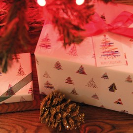 Christmas Wrapping Paper. 8 XL Sheets (50 x 70cm). Colourful Tree design. Gift Wrap with matching Tags. Cutting grid on reverse.