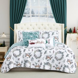 Southshore Fine Living, Inc. King/California King Size Christmas Quilt Set w/Pillow Shams & Throw Pillows, Holiday Bedding Set, 6-Piece Reversible Bedspread; Wreath & Reindeer Print, White/Green