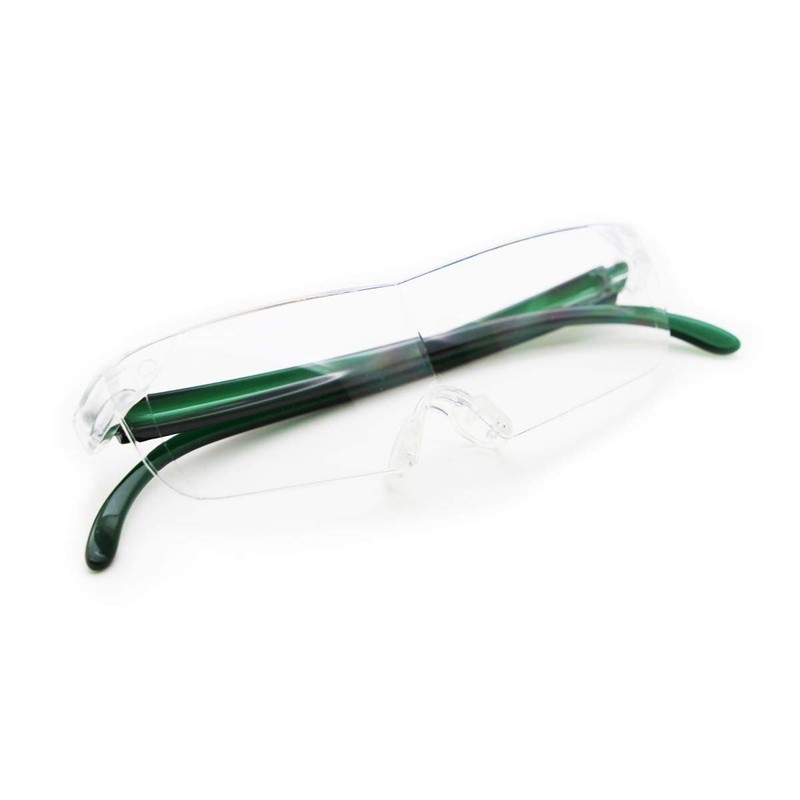 Easy to read newspapers. Uses a 1.3x super clear lens