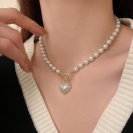 fxmimior Women Bridal Vintage Rhinestones Short Simple Love Pendant Pearl Shiny Choker Necklace Gold Simple Necklaces for Women and Girls