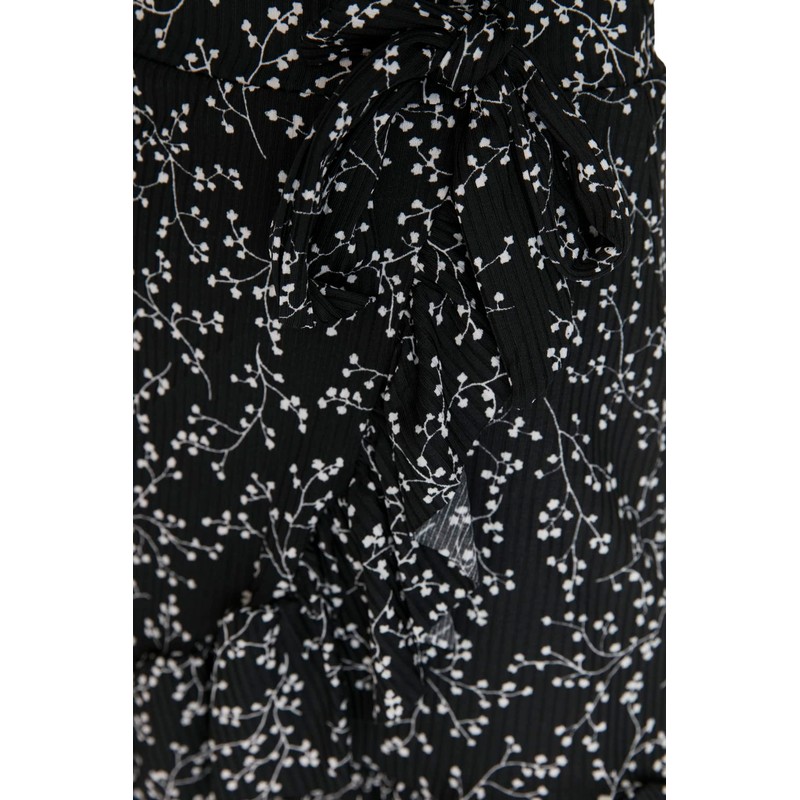 TRENDYOL Women's R Floral Pattern Knitted Skirt, black