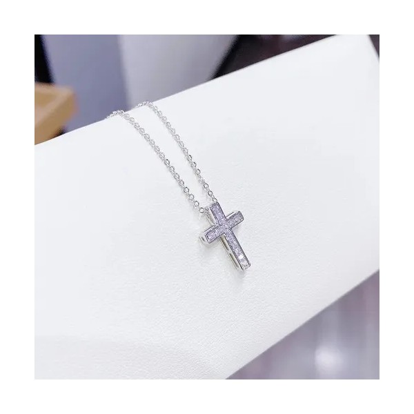 Collar Gargantilla con Colgante de Cruz – Cadena de Clavícula