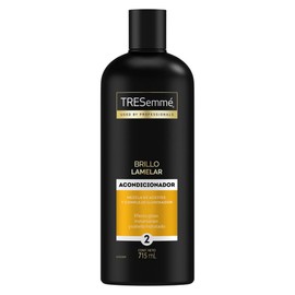 TRESemmé Acondicionador Brillo Lamelar corrige las irregularidades de la fibra capilar dejando un cabello hidratado, nutrido y con efecto gloss instantáneo* 715 ml