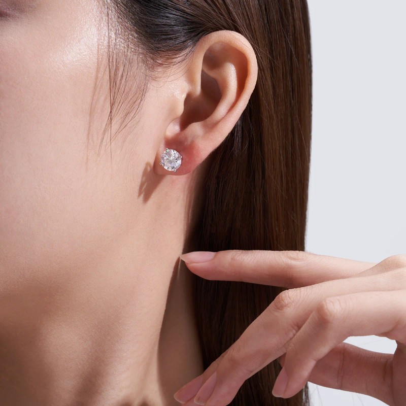 0.6-4.0 CTW S925 Silver 6mm Moissanite Stud Earrings D Color