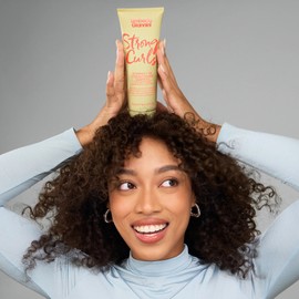 Umberto Giannini Strong Curls Rosemary Oil Shampoo