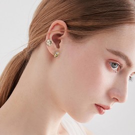 Sonateomber Asymmetrical Bee Daisy Flower Stud Earrings for Women, Cute Dainty Yellow Sunflowers Floral Enamel CZ Hypoallergenic Earing Valentine Prom Fashion Jewelry Gift.