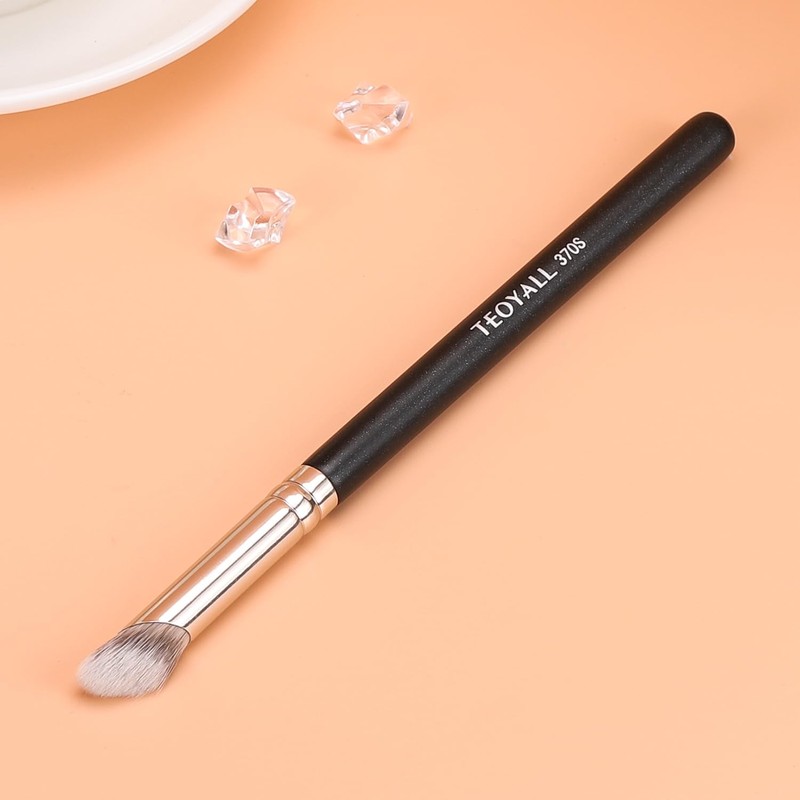 TEOYALL Mini Nose Contour Brush, Synthetic Under Eye Concealer Brush