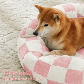 Ohocut Checkered Cat Dog Bed, Cute Girly Pink Retro Style Aesthetic Round Warming Pet Calming Beds for Small Dog and Cats, Plush Cozy Donut Beds Washable, 23" L x 23" W x 8" Th