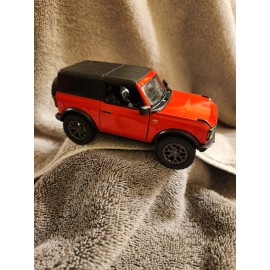 KINSMART 2022 Ford Bronco Convertible Top 1:34 Scale Diecast Red