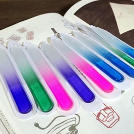 Nail trimming, nail file, trimming, nail art finishing, polishing for a smooth shine / 손톱 다듬기 네일파일 야스리 정리 네일아트 마무리 매끄럽게 광내기