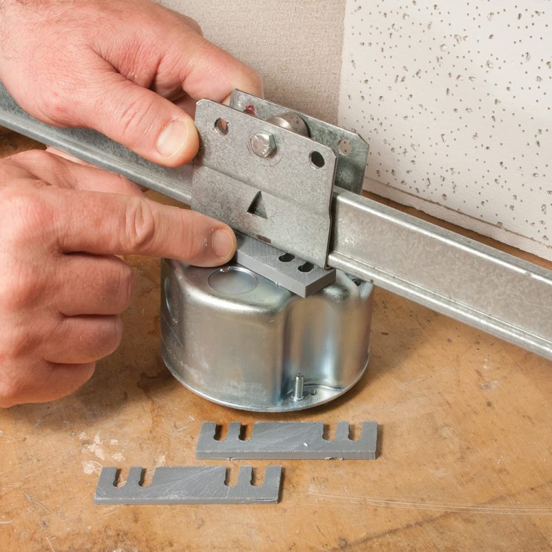 Raco 931 Grid-Brace with 4 in. Round Ceiling Box, 2-1/8
