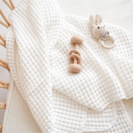 Konssy - Mantas de bebé gofres, mantas de guardería para niños y niñas, mantas para envolver, suaves, ligeras y neutrales, para niños (blanco)
