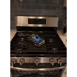 Caroline's Treasures 7159OVMT Old Black Pug in Fall Leaves Oven Mitt Heat Resistant Thick Oven Mitt for Hot Pans and Oven, Kitchen Mitt Protect Hands, Cooking Baking Glove