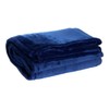 Cobija Benati Cobertor individual color azul francia con diseño liso de 160cm x 120cm