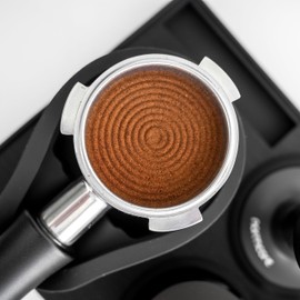 Normcore Coffee Tamper 51 mm, Pressure-Regulating Barista Stamp with 15 lb / 25 lb / 30 lbs Contact Pressure, Aluminium Handle Mat (Tamper-Base Ripple, Diameter 51 mm)