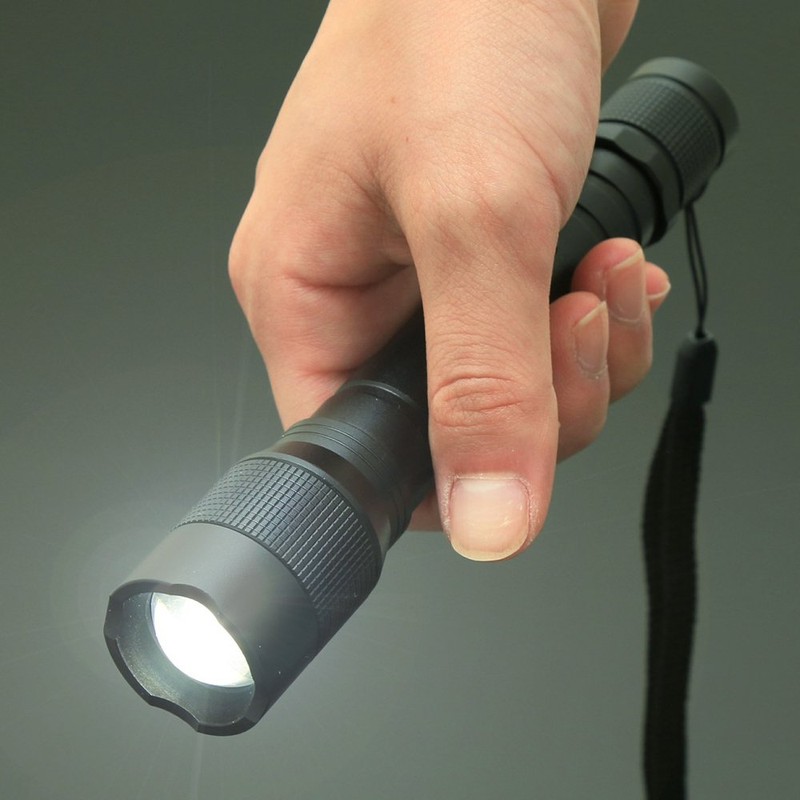 Iris Ohyama LWK-200Z Handy Light LED Flashlight, Zoom Function, 200