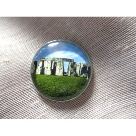 GLASS DOME PICT BUTTON -- WONDERS OF THE WORLD -- STONEHENGE WILTSHIRE ENGLAND