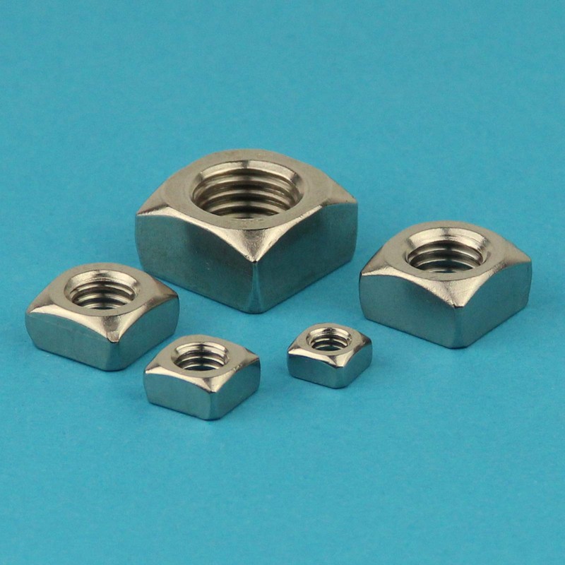Eisenwaren2000 M10 square nuts (pack of 10) - standard square