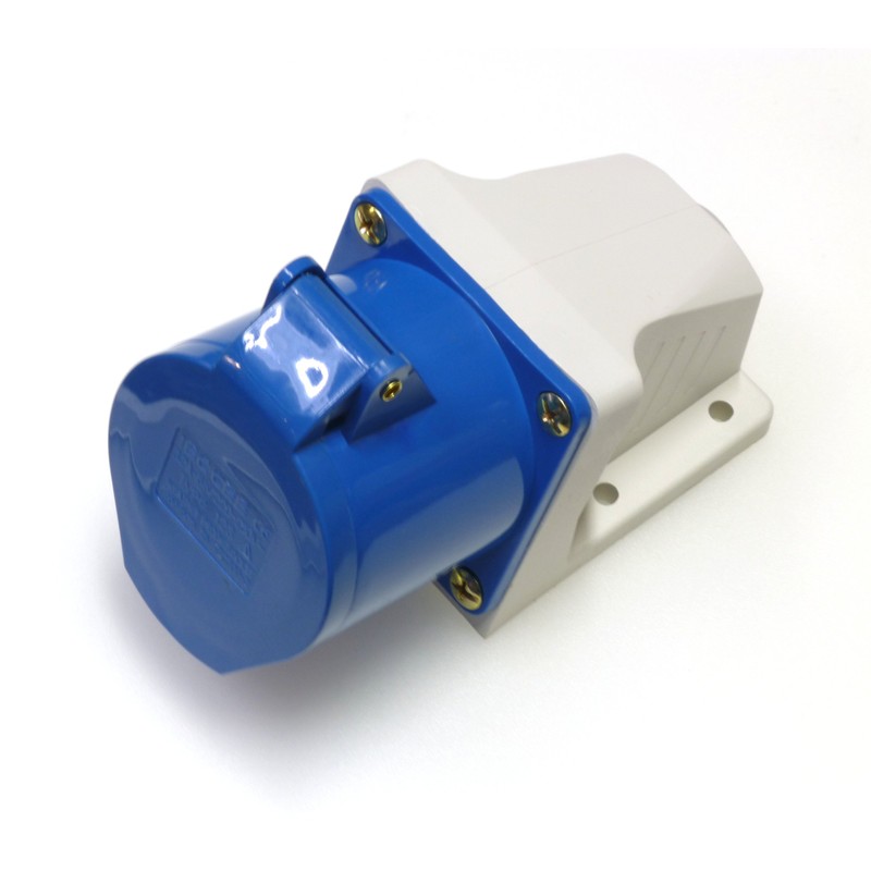 Knightsbridge INAV0012 240 V IP44 32 A Angled Surface Mount