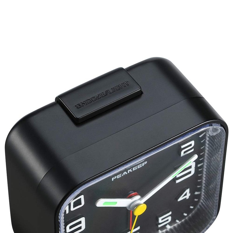 Peakeep 3D Numbers No Tick-Tock Analog Alarm Clock with Classic