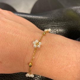 Voduim Pearl Bracelet, 14K Gold Plated Daisy Flower Dainty Pearl Bracelet for Women 6.5+2 Inch