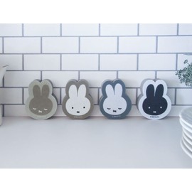 Okato Non-woven Sponge Kitchen Scourer, Die Cut, Set of 4, Miffy, Length 4.7 x Width 3.7 x Thickness 1.2 inches (12 x 9.5 x 3 cm)