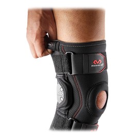 McDavid Knee Brace, Maximum Support with Polycentric Hinges & Cross Straps, Comfortable Compression & Extra Stability, Black, S