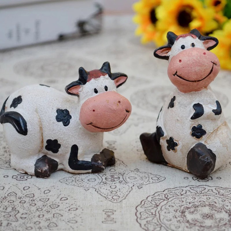 Cute Mini Cattle Cow Figurines Resin Statue Animal Model Desktop