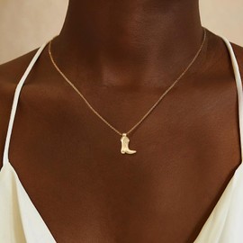 Cowboy Boot Necklace Cowgirl Charm Necklace for Women Western Necklace Bow Paperclip Necklace Country Concert Outfits Western Boho Jewelry Trendy Stuff