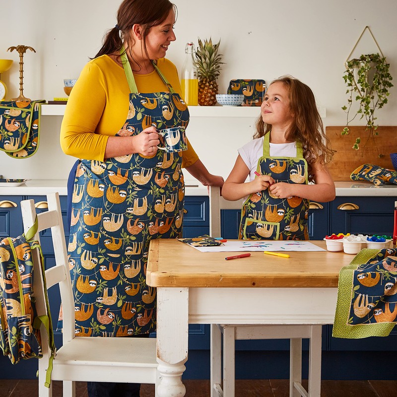 busutu Ulster Weaver Hanging Around Oil Cloth Apron, Multi