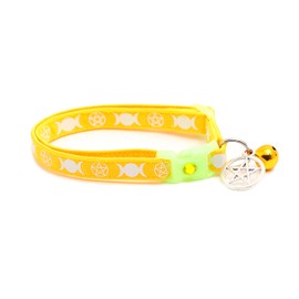 Wicca Cat Collar with Occult Charm & Bell | Witch’s Familiar Cat Collar | Witch Kitten Collar Charms | Glow in The Dark | Safety Breakaway Collar (Large(10lbs & Up), Yellow), 975gb