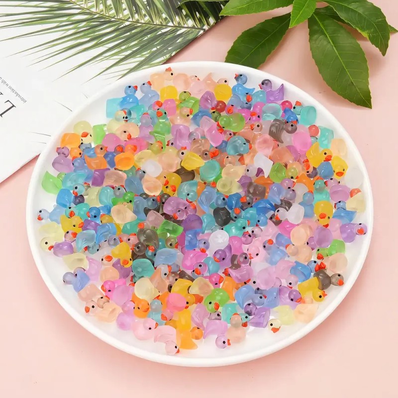 200 Mini Patos Luminosos De Resina Brillan En La Oscuridad