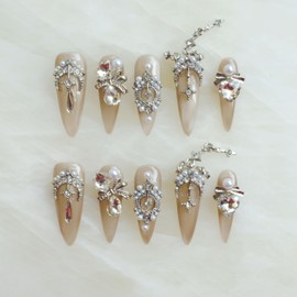 [GLORS] Luxury Press-On Nails, Nude False Nails with Rhinestones and Pearl Chain in Long Stiletto, 10 Pieces (XS, LS)
