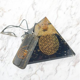 GEMSCITE Black Tourmaline Orgonite Pyramid With Necklace, Orgone Healing Crystal Pyramid, Crystal Gemstone Pyramid for Meditation, Motivation, Positivity - Handmade in India