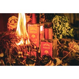 Capturing the scent of burning dried flowers.Banyan Floral Bun / 마른 꽃들이 타들어가는 향을 담아내다. 반얀 플로럴번