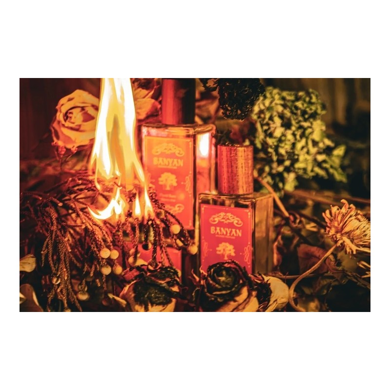 Capturing the scent of burning dried flowers.Banyan Floral Bun /