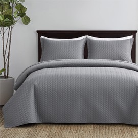 Maple&Stone Quilt Set Oversized King Size, 128"x120" Lightweight Grey Bedspread Ultrasonic Chevron Pattern Light Coverlet for All Season Comforter Bedding Decor - 3 Piece Bed Cover Sets