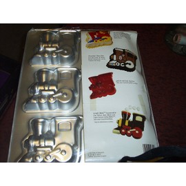 Wilton Mini Locomotive Choo-Choo Train Cake Pan Mold (2105-9332, 1993) ~ 6 Cavity ~ Retired Collectible