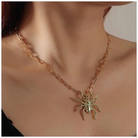 Inateannal Gothic Spider Pendant Necklace Gold Paperclip Choker Necklace Punk Spider Animal Necklace Exaggerated Spider Necklace Jewelry for Women and Girls Gifts
