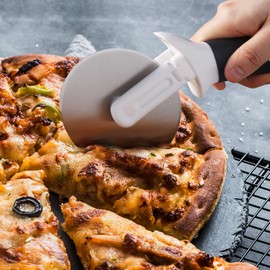 Professional Stainless Steel Pizza Cutter Wheel – Heavy Duty Pizza Cutter with Ergonomic Handle – Dishwasher Safe Pizza Wheel Kitchen Tool for Home & Partiesl (Black)