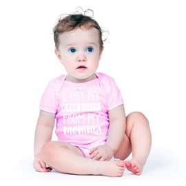 Body para bebé con texto "I Get My Good Looks from My Mommy" con texto en inglés "I Love My Mom", Rosado, 6 meses