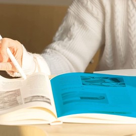 Limnyves 9 Pcs Gel Light Filters, Color Correction Color Overlay Film Lighting Gel Filters for Movies, Videos, Photography, Stage (Blue)