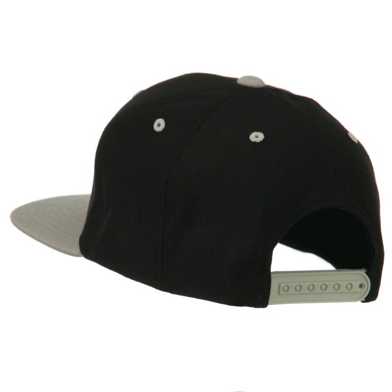 3D Clover Embroidered Two Tone Snapback Cap - Black Silver